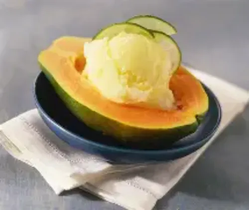 Papaya with ice cream